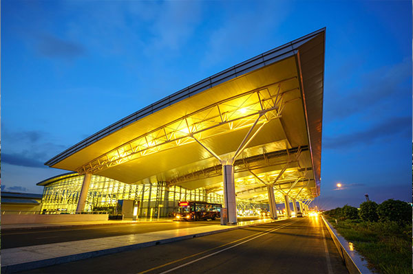 Khách sạn nào gần sân bay Nội Bài nhất